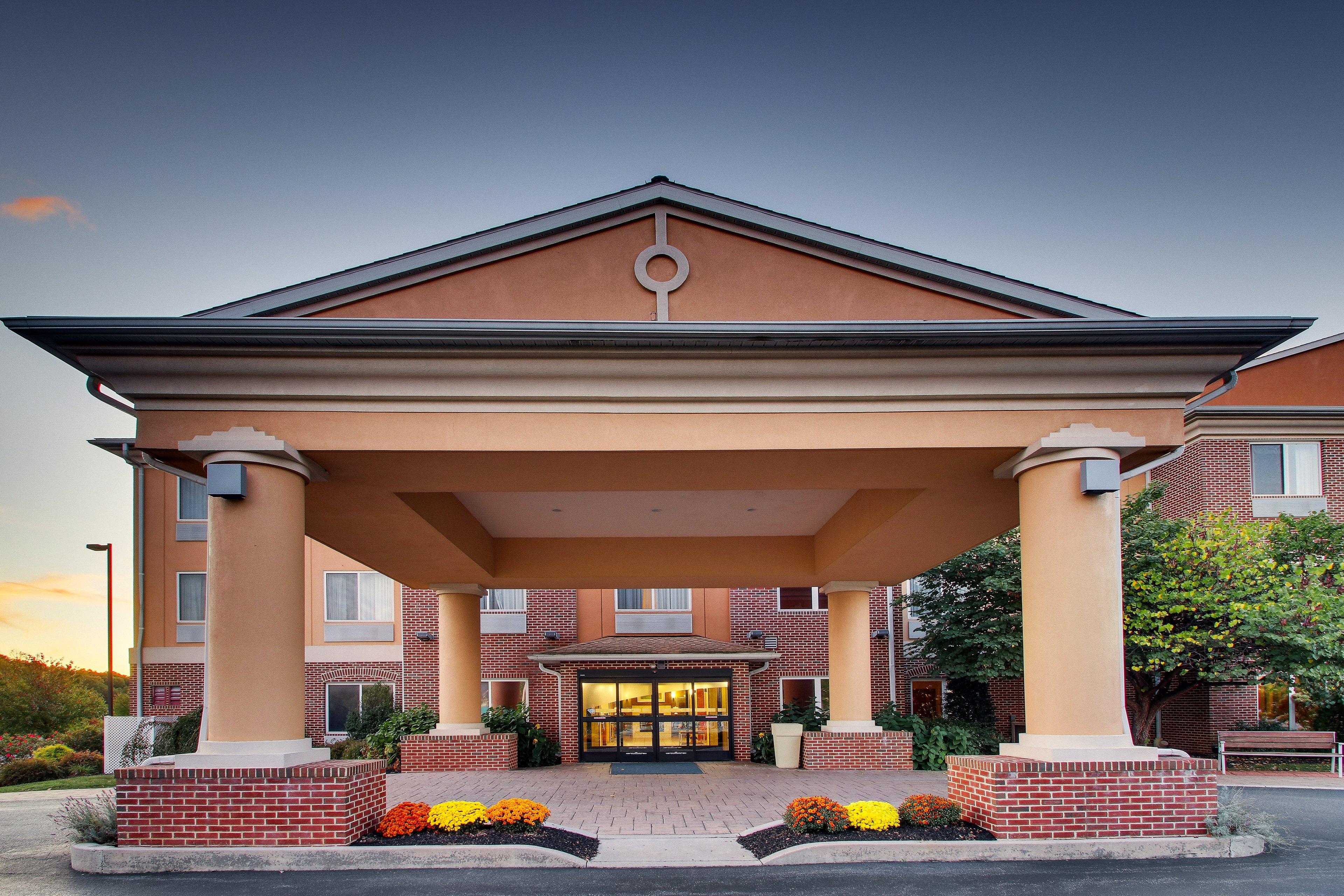 Holiday Inn Express Hotel & Suites Lancaster-Lititz By Ihg Exterior foto